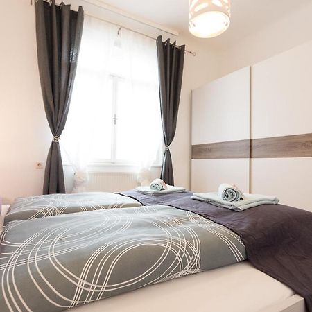 Апартаменти French Balcony - 45M² - Szeneviertel Відень Екстер'єр фото