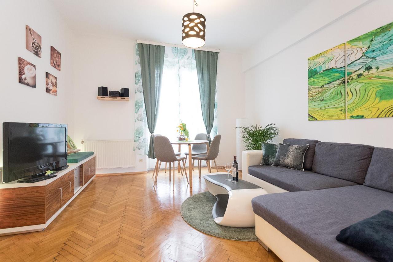 Апартаменти French Balcony - 45M² - Szeneviertel Відень Екстер'єр фото