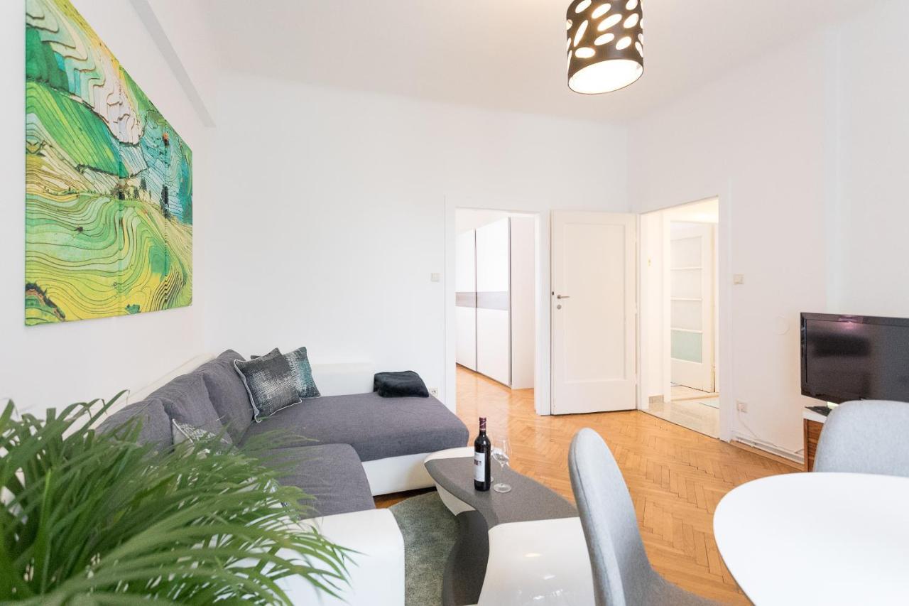 Апартаменти French Balcony - 45M² - Szeneviertel Відень Екстер'єр фото